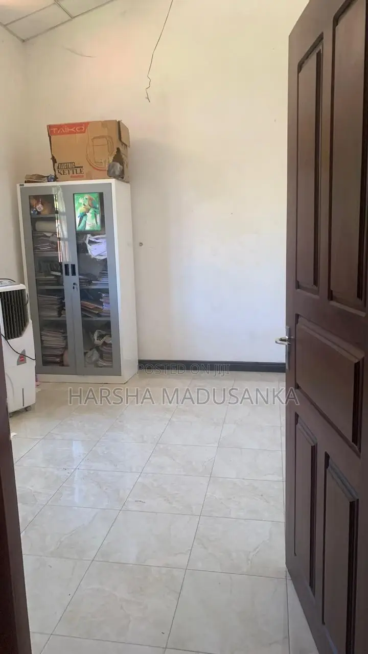 5bdrm House in Malwatta, Divulapitiya for sale