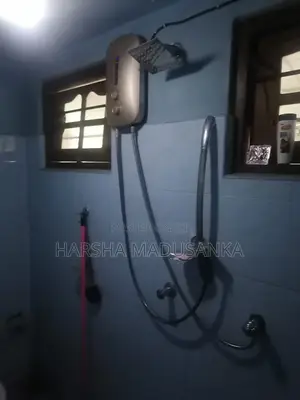 5bdrm House in Malwatta, Divulapitiya for sale