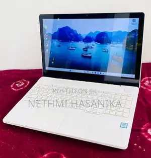 Fujitsu Lifebook AH77/Y