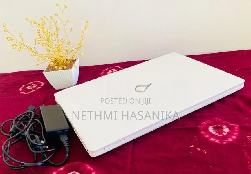 Fujitsu Lifebook AH77/Y