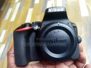 Nikon D5600