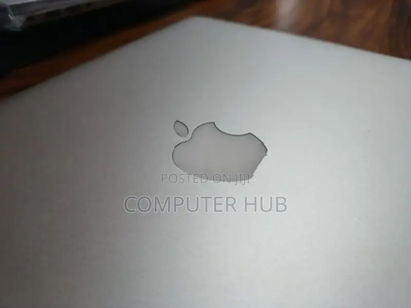 Apple A1398 MacBook Pro 16GB RAM 256GB Flash Storage Laptop..