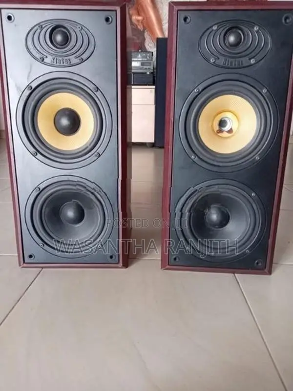 Denmark - Status (XS-40 / 1570) Hi-Fi Speakers Pair