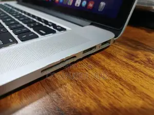 Apple A1398 MacBook Pro 16GB RAM 256GB Flash Storage Laptop..