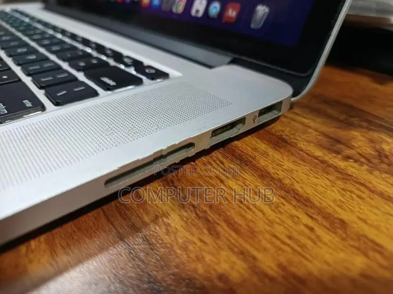 Apple A1398 MacBook Pro 16GB RAM 256GB Flash Storage Laptop..