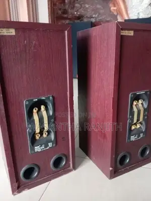 Denmark - Status (XS-40 / 1570) Hi-Fi Speakers Pair