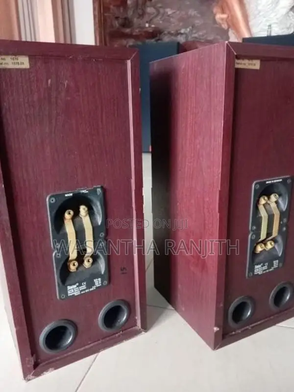 Denmark - Status (XS-40 / 1570) Hi-Fi Speakers Pair