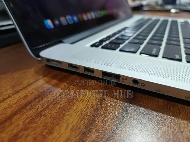 Apple A1398 MacBook Pro 16GB RAM 256GB Flash Storage Laptop..