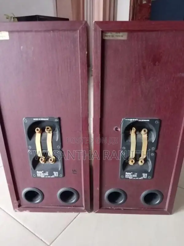 Denmark - Status (XS-40 / 1570) Hi-Fi Speakers Pair