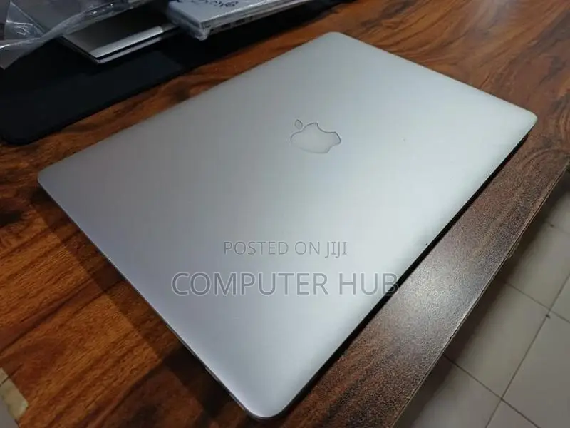 Apple A1398 MacBook Pro 16GB RAM 256GB Flash Storage Laptop..