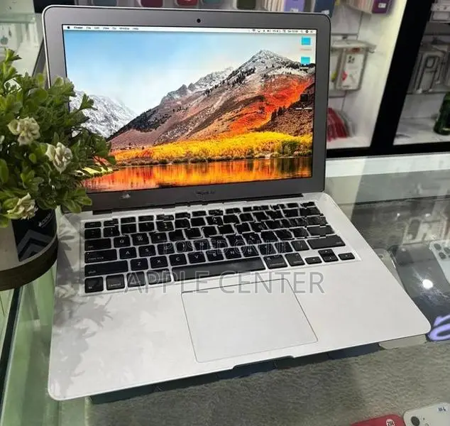 Apple Macbook Air