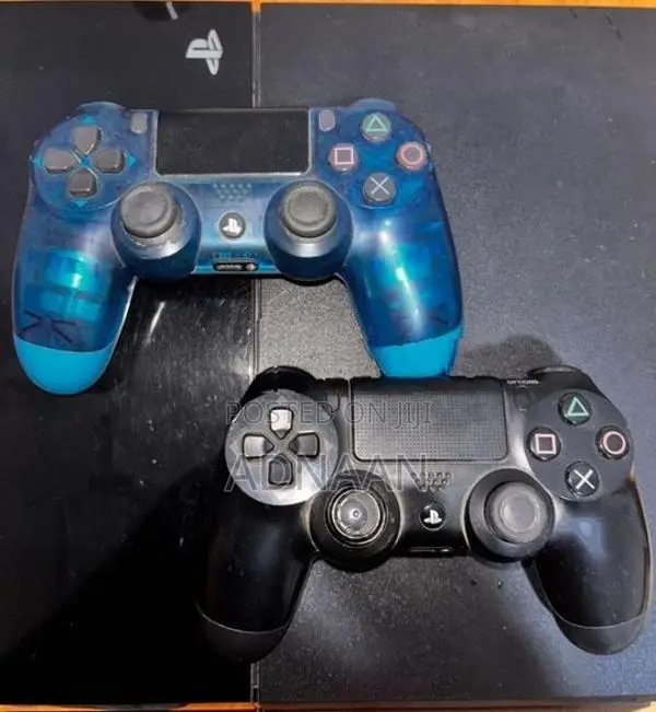 PlayStation 4 (ps4)