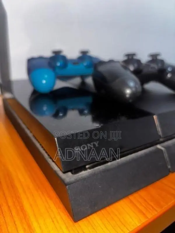 PlayStation 4 (ps4)