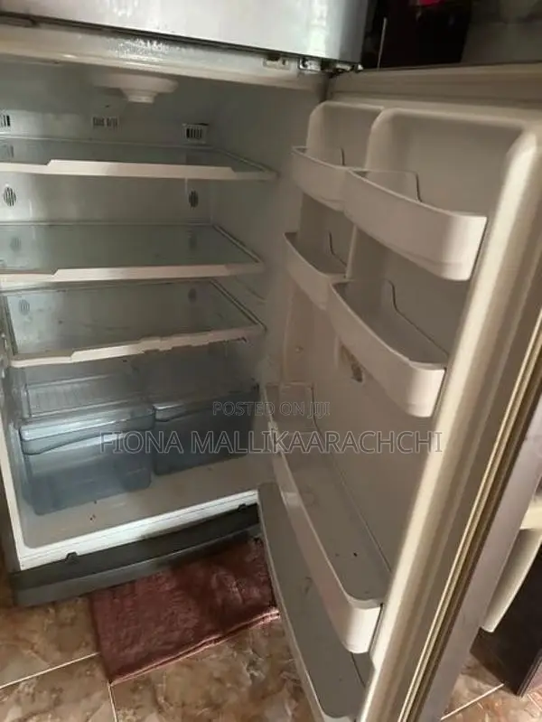 Daewoo Electronics Refrigerator (3D Cooling System)