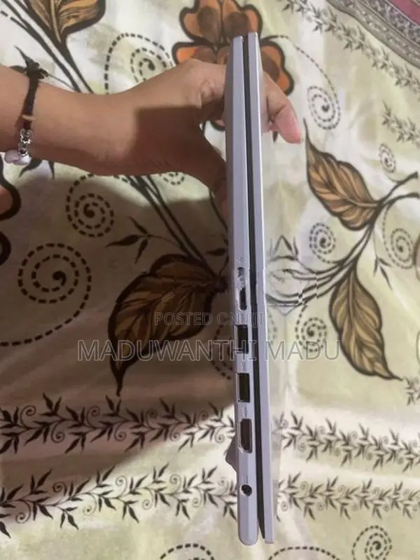 Asus Vivobook Laptop