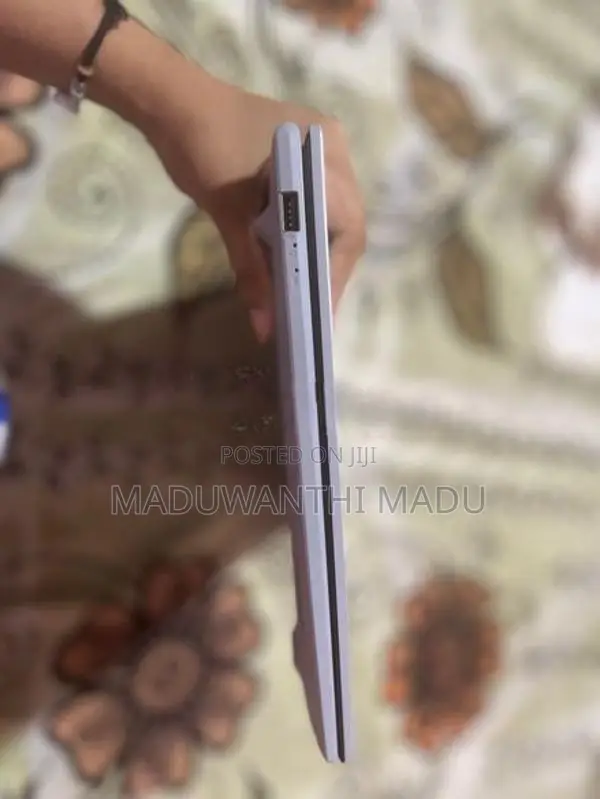Asus Vivobook Laptop