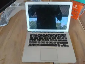 Apple Macbook Air