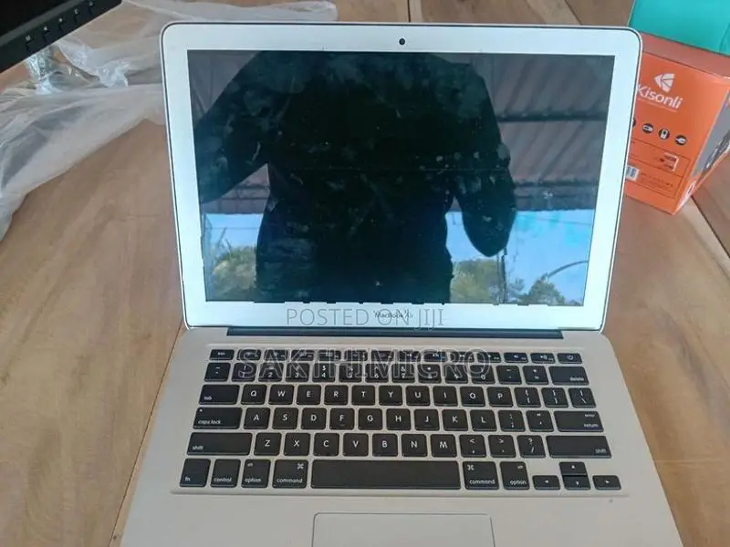 Apple Macbook Air