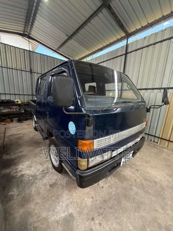 Isuzu ELF 1980 Crew Cab (Used)