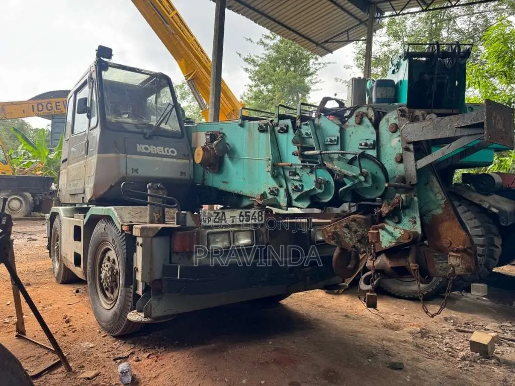 Kobelco 7T Crane Rk70 2002 Heavy-Duty (Used)