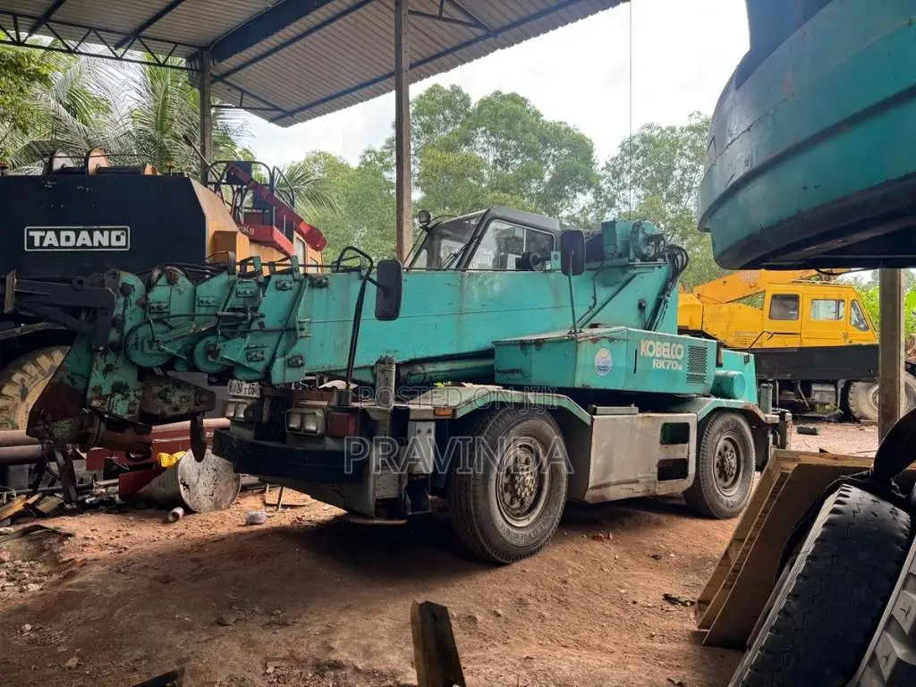 Kobelco 7T Crane Rk70 2002 Heavy-Duty (Used)