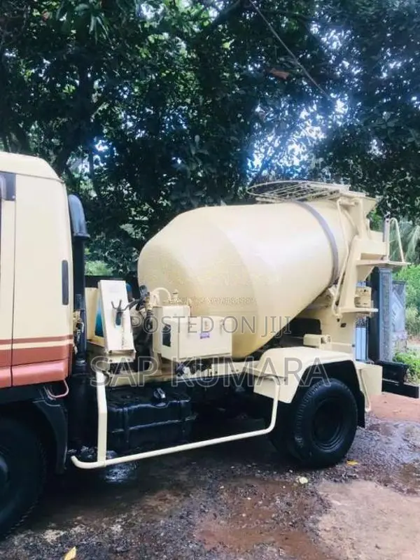Isuzu Concrete 2007 Lorry (Used)