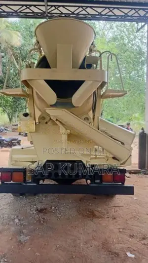 Isuzu Concrete 2007 Lorry (Used)