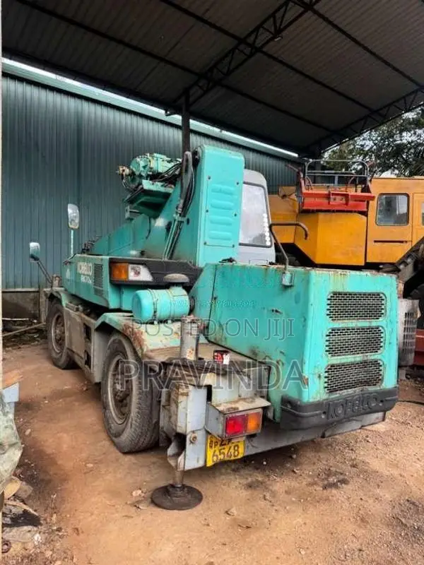 Kobelco 7T Crane Rk70 2002 Heavy-Duty (Used)