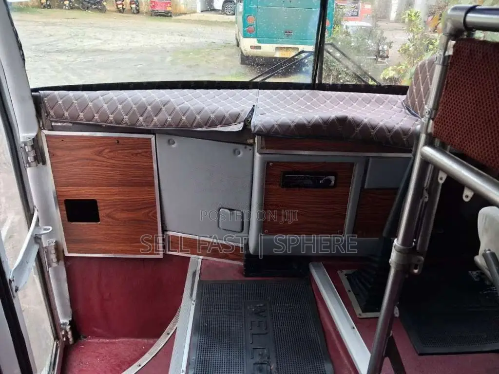 Mitsubishi Fuso 1988 Bus (Used)