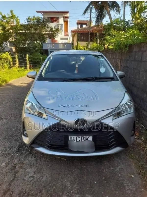 Toyota Vitz 2018 Car (Used)