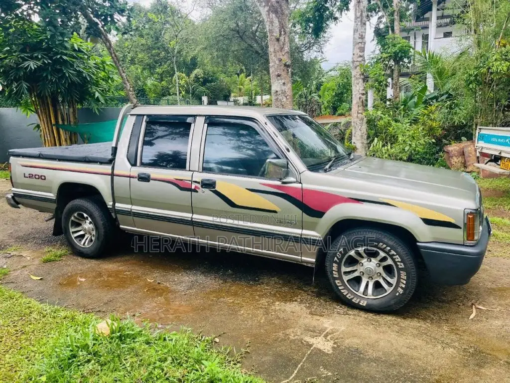 Mitsubishi L200 2001 Pickup (Used)