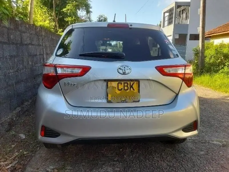 Toyota Vitz 2018 Car (Used)