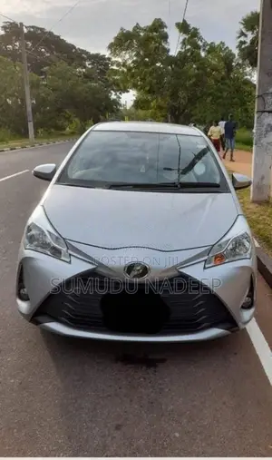 Toyota Vitz 2018 Car (Used)