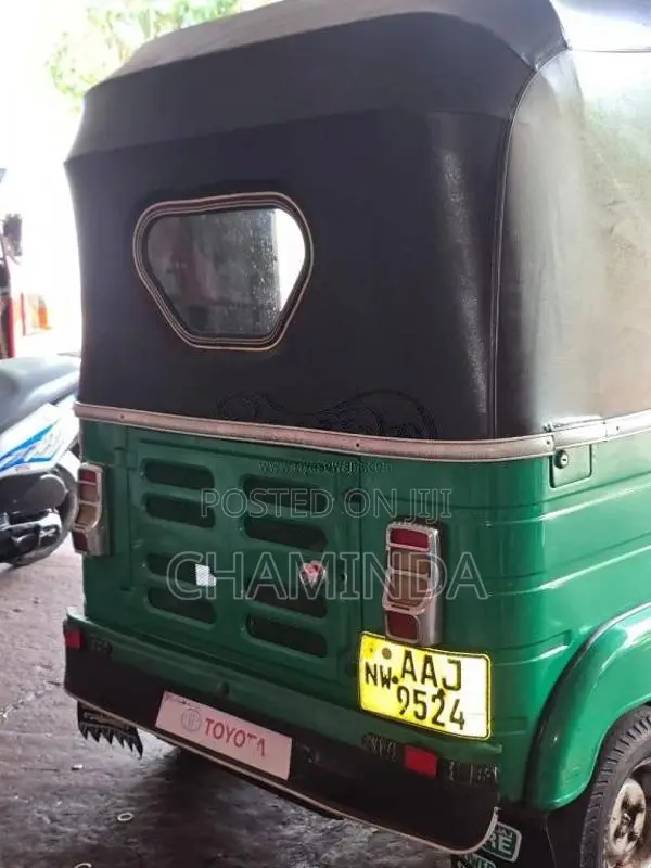 Bajaj 4 Stroke 2014 Three Wheel (Used)