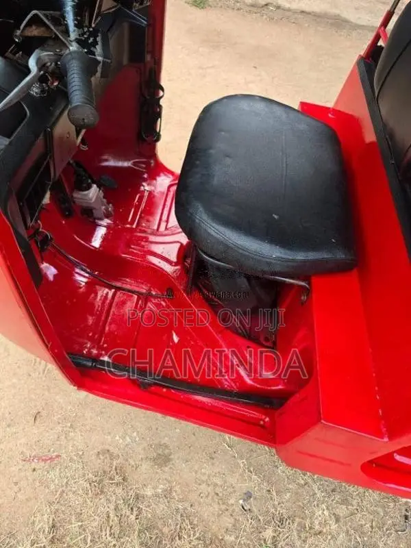 Bajaj 4 Stroke 2014 Three Wheel (Used)