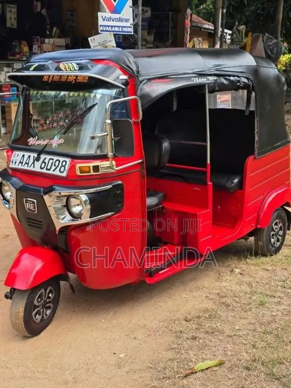 Bajaj 4 Stroke 2014 Three Wheel (Used)