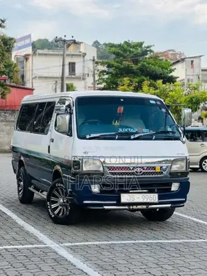 Toyota Dolphin Long 1999 Van (Used)