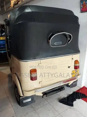 Bajaj 4 stroke 2010 Three Wheel (Used)