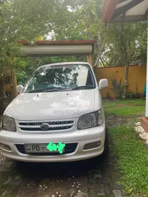 Toyota Noah 2005 Van (Used)