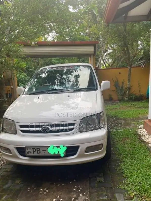 Toyota Noah 2005 Van (Used)