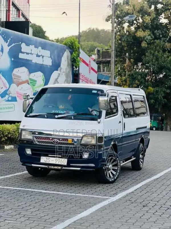 Toyota Dolphin Long 1999 Van (Used)