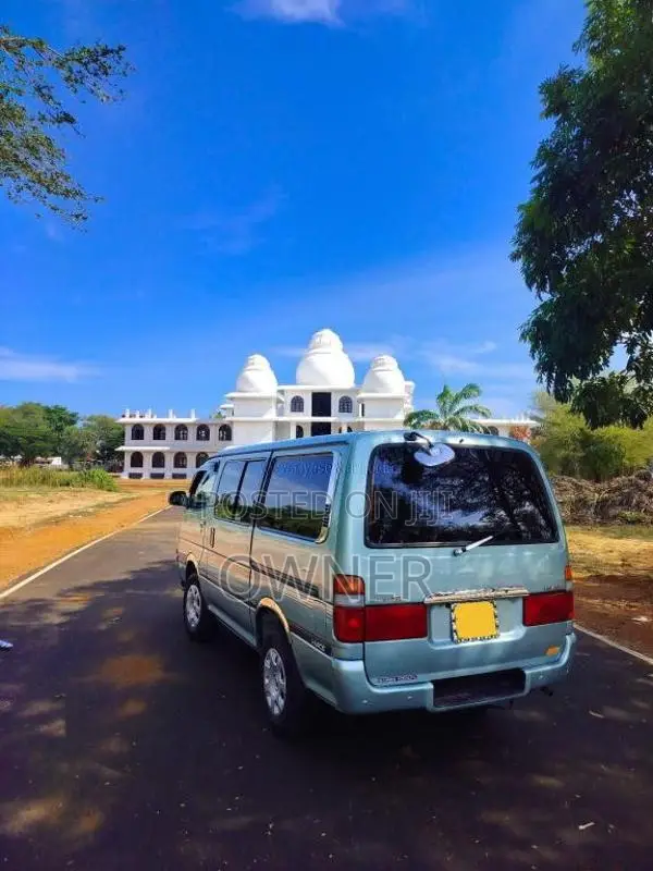 Toyota Dolphin Super GL 1998 Van (Used)