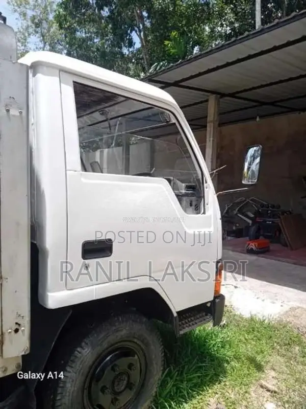 Mitsubishi Canter 1989 Lorry (Used)