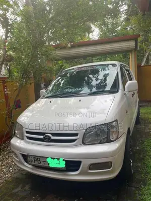 Toyota Noah 2005 Van (Used)