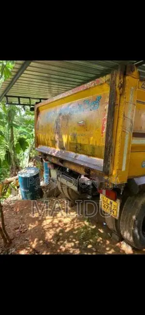 Ashok-Leyland Tipper 2016 Lorry (Used)