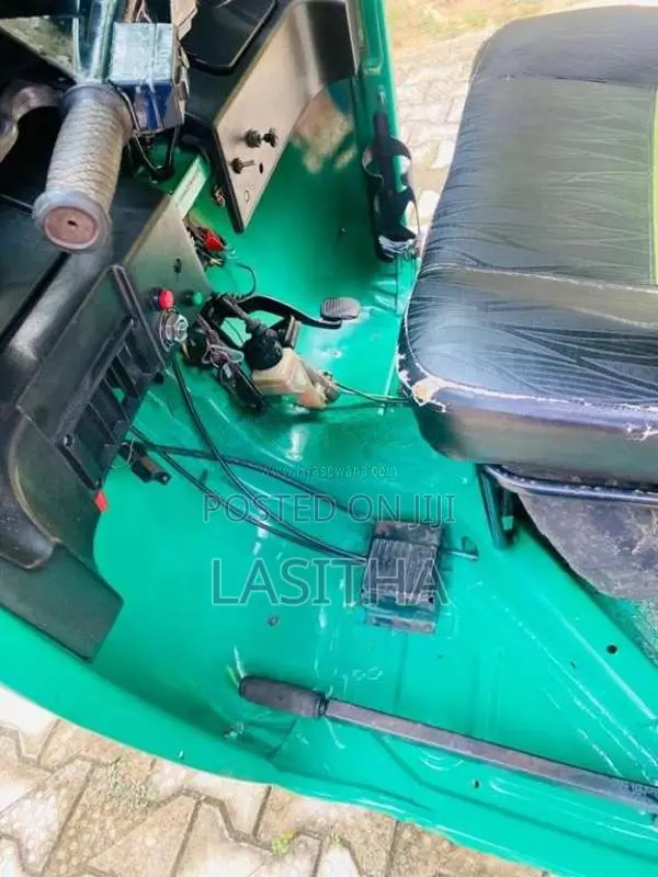 Bajaj RE 205 2012 Three Wheel (Used)