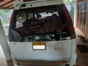 Toyota CR42 2001 Van (Used)