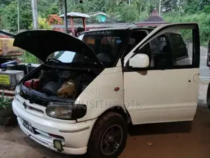 Nissan Serena 1995 Van (Used)