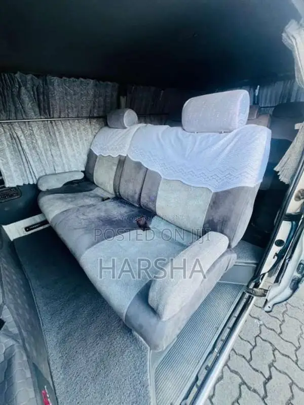 Toyota Dolphin Long 1999 Van (Used)