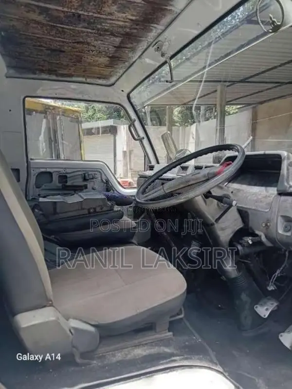 Mitsubishi Canter 1989 Lorry (Used)